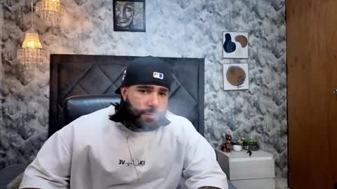 Snapshot of apolo_rousse chatting on 10.05.25 Apolo online show from 10.05.25