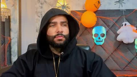 Snapshot of apolo_rousse chatting on 10.11.25 Apolo online show from 10.11.25