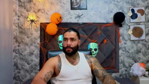 Snapshot of apolo_rousse chatting on 10.17.25 Apolo online show from 10.17.25