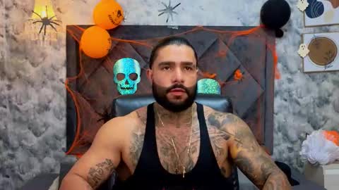 Snapshot of apolo_rousse chatting on 10.18.25 Apolo online show from 10.18.25