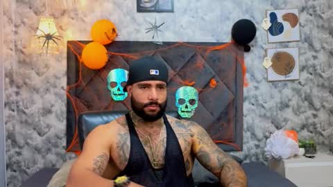 Snapshot of apolo_rousse chatting on 10.20.25 Apolo online show from 10.20.25