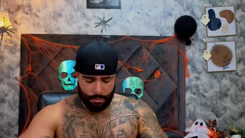 Snapshot of apolo_rousse chatting on 10.25.25 Apolo online show from 10.25.25