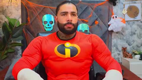 Snapshot of apolo_rousse chatting on 10.31.25 Apolo online show from 10.31.25