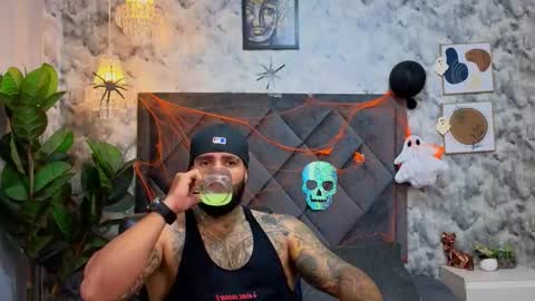 Snapshot of apolo_rousse chatting on 11.01.25 Apolo online show from 11.01.25