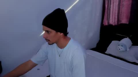 TONY INDEPENDENT MODEL online show from 01.15.25