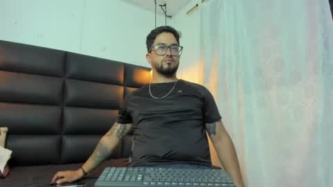 Snapshot of apolomarcos_ chatting on 06.23.26 marcos online show from 06.23.26