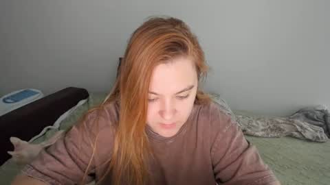 Snapshot of appleyummybuns chatting on 06.12.26 appleyummybuns online show from 06.12.26