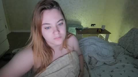 Snapshot of appleyummybuns chatting on 07.16.26 appleyummybuns online show from 07.16.26