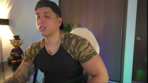 Snapshot of appolo_allen chatting on 10.26.25 insta appolo master online show from 10.26.25