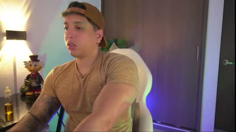 Snapshot of appolo_allen chatting on 10.31.25 insta appolo master online show from 10.31.25