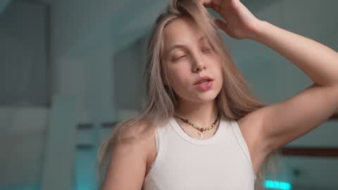 Snapshot of appr0ved chatting on 12.19.24 REYNA my friend online show from 12.19.24