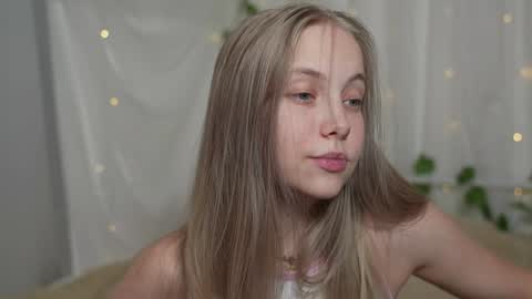 Snapshot of appr0ved chatting on 01.10.25 REYNA my friend online show from 01.10.25