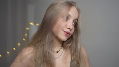 Snapshot of appr0ved chatting on 01.11.25 REYNA my friend online show from 01.11.25