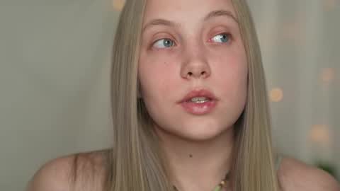 Snapshot of appr0ved chatting on 02.27.25 REYNA my friend online show from 02.27.25