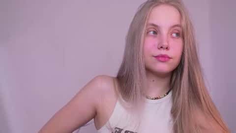 Snapshot of appr0ved chatting on 03.06.25 REYNA my friend online show from 03.06.25