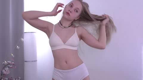 Snapshot of appr0ved chatting on 03.09.25 REYNA my friend online show from 03.09.25