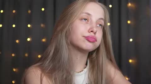 Snapshot of appr0ved chatting on 09.26.25 REYNA my friend online show from 09.26.25