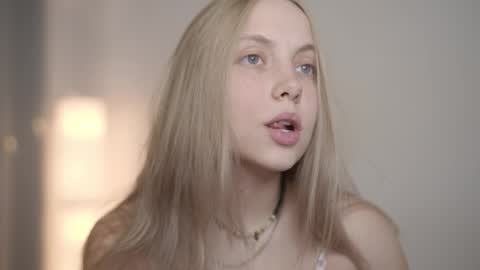 Snapshot of appr0ved chatting on 10.03.25 REYNA my friend online show from 10.03.25