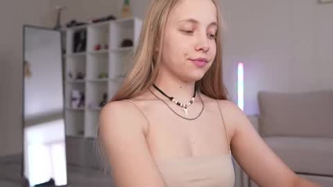 Snapshot of appr0ved_ chatting on 02.24.26 REYNA next stream is 11h of Feb online show from 02.24.26