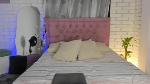 Scarlett Independent Model  online show from 01.12.25