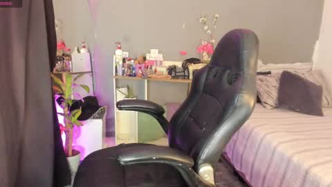 Scarlett Independent Model  online show from 02.21.25