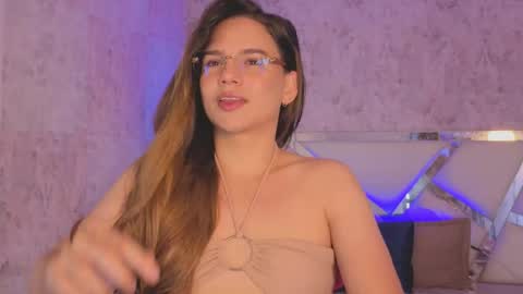 Snapshot of april_summer_ chatting on 05.19.26 Isabella online show from 05.19.26