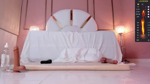 Snapshot of aprilbonnie chatting on 02.07.25 3pm to 930 pm colombia online show from 02.07.25