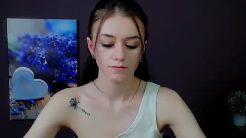 Snapshot of aprillswift_ chatting on 02.26.25 Aprill online show from 02.26.25