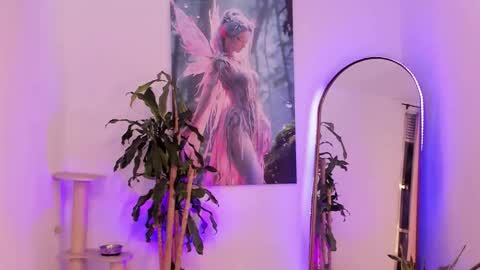 aquariaafairy_ online show from 10.16.25