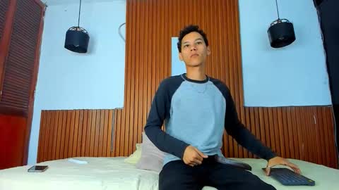 aquarius_xxx online show from 11.17.25