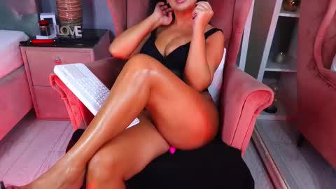 AQueenMonica online show from 10.13.25