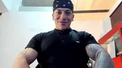 Snapshot of aquiles_51 chatting on 09.29.25 Jonathan online show from 09.29.25