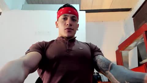 Snapshot of aquiles_51 chatting on 10.07.25 Jonathan online show from 10.07.25