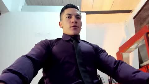 Snapshot of aquiles_51 chatting on 10.08.25 Jonathan online show from 10.08.25