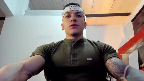 Snapshot of aquiles_51 chatting on 11.05.25 Jonathan online show from 11.05.25