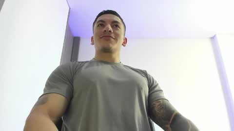 Snapshot of aquiles_51 chatting on 05.06.26 Jonathan online show from 05.06.26