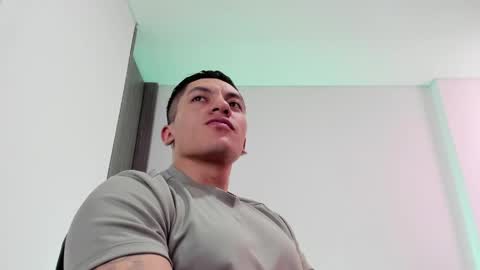Snapshot of aquiles_51 chatting on 05.19.26 Jonathan online show from 05.19.26
