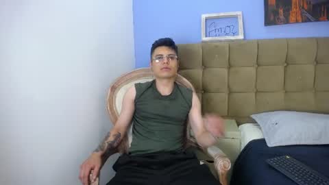 Snapshot of aquilestaylor chatting on 06.15.26 aquilestaylor online show from 06.15.26