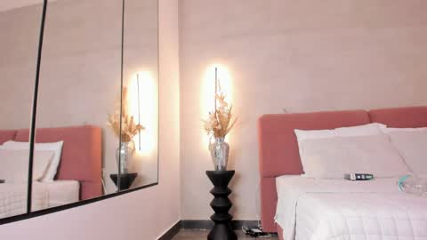  Ara Ferrer  online show from 04.07.26