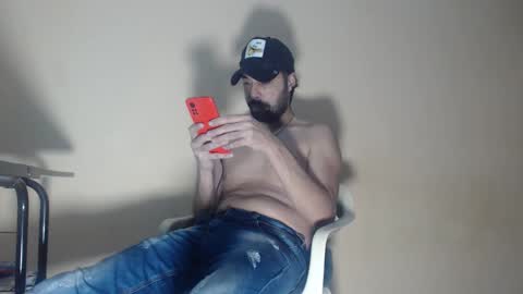 Snapshot of arabebigcock chatting on 10.07.25 ARABE online show from 10.07.25