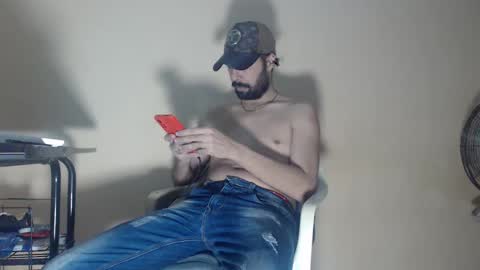 Snapshot of arabebigcock chatting on 10.19.25 ARABE online show from 10.19.25