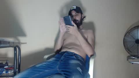 Snapshot of arabebigcock chatting on 10.21.25 ARABE online show from 10.21.25