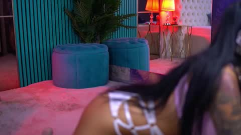 Snapshot of arabellaposh chatting on 10.18.25 arabellaposh online show from 10.18.25