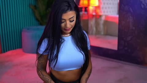 Snapshot of arabellaposh chatting on 10.23.25 arabellaposh online show from 10.23.25