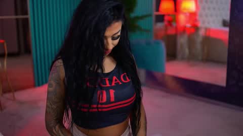 Snapshot of arabellaposh chatting on 10.28.25 arabellaposh online show from 10.28.25