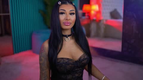 Snapshot of arabellaposh chatting on 11.11.25 arabellaposh online show from 11.11.25