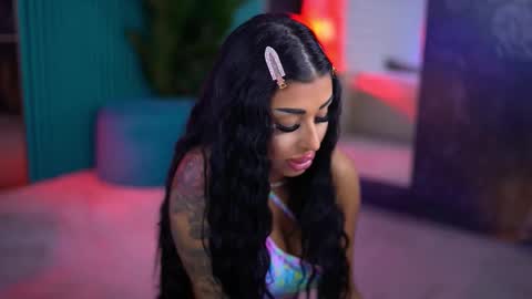 Snapshot of arabellaposh chatting on 11.15.25 arabellaposh online show from 11.15.25