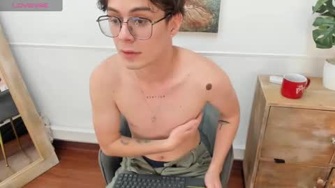 Snapshot of archie_kings_ chatting on 01.28.25 Archie online show from 01.28.25