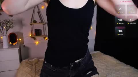 Snapshot of arcticaryder chatting on 10.08.25 Jenny online show from 10.08.25