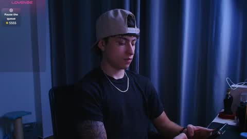 Snapshot of ares_dickson1 chatting on 10.24.25 Ares online show from 10.24.25